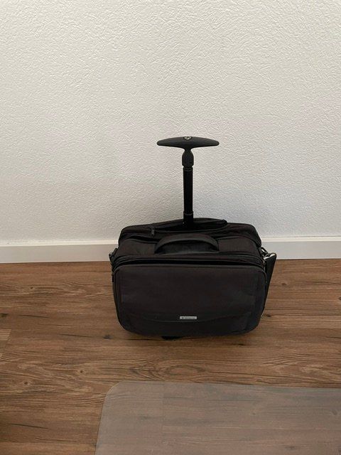 Samsonite Valigie & Borse: Samsonite Businesstasche mit Rollen und 4 Hauptfächer – Usato da Wichtrach venduto da AdminCCoach