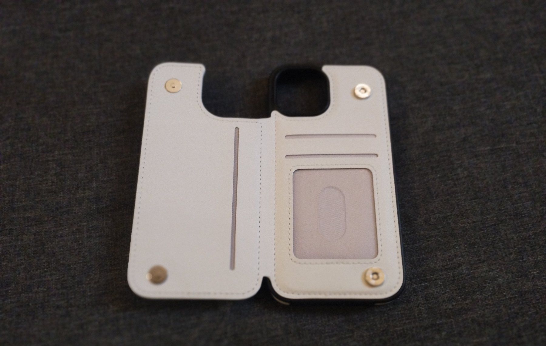 Apple Cover & Protezioni schermo: Magnetische Wallet für iPhone 15 Pro Max – Nuovo (secondo la descrizione) da Lausanne venduto da KUNKI-DESTOCK 1