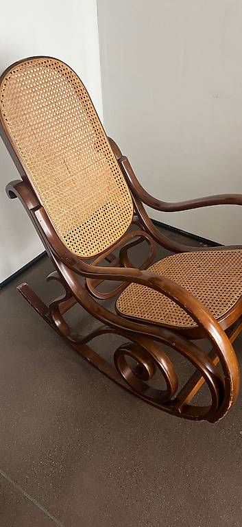 Chaises: Schaukelstuhl  – D'occasion à Frauenfeld par sergeant_pepper 4