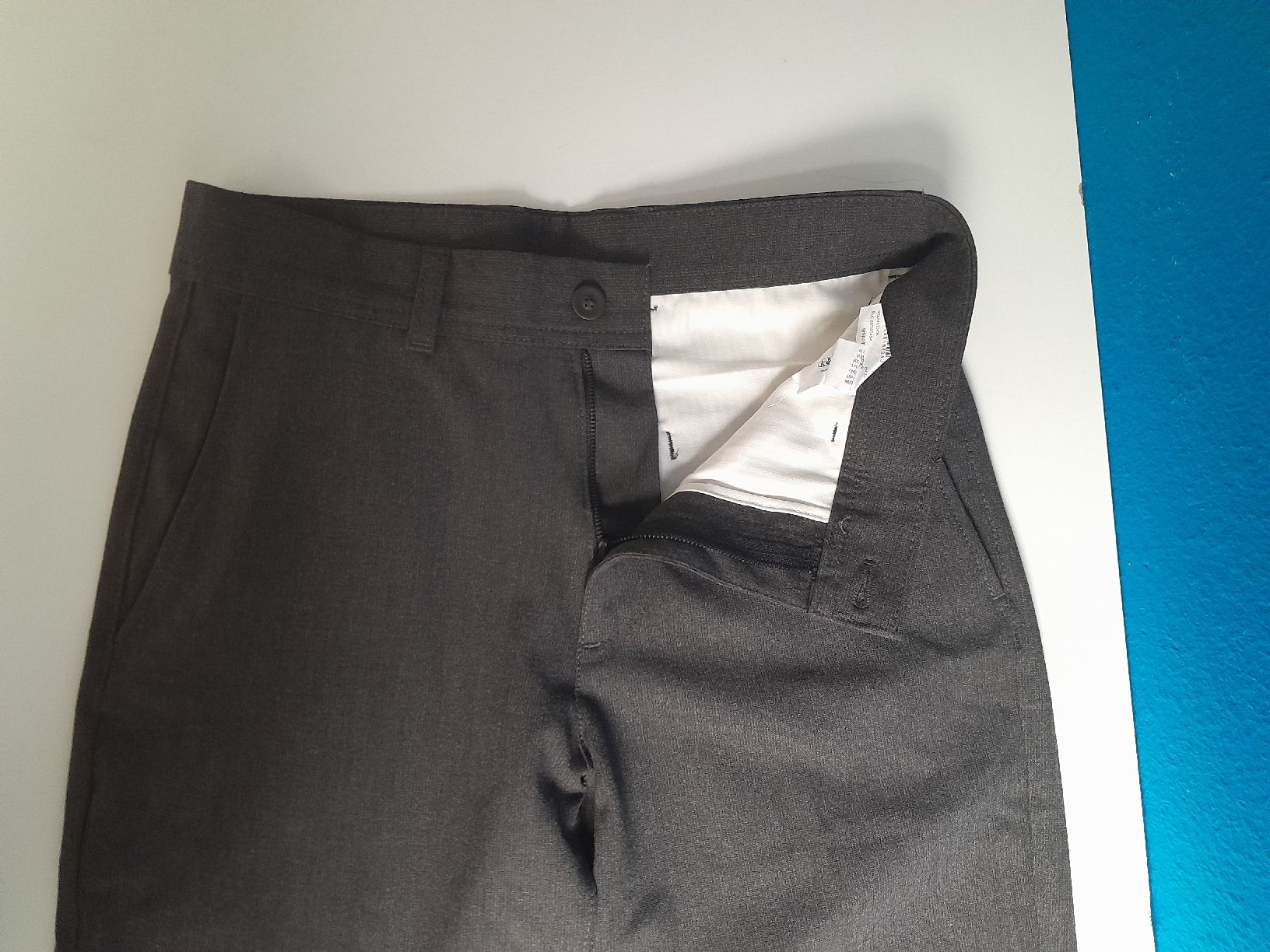 Zara Pantaloni: pantalon zara taille 38 marron chiné – Usato da Genève venduto da ang_fd8z 2