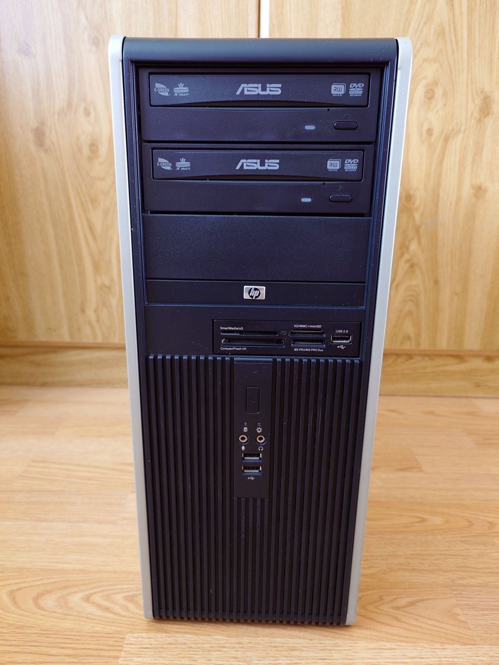 Hewlett Packard PC: HP® PC: Windows XP Professional (Service Pack 3) & 18 Games – Usato da Kaiserstuhl AG venduto da R.D.94 1