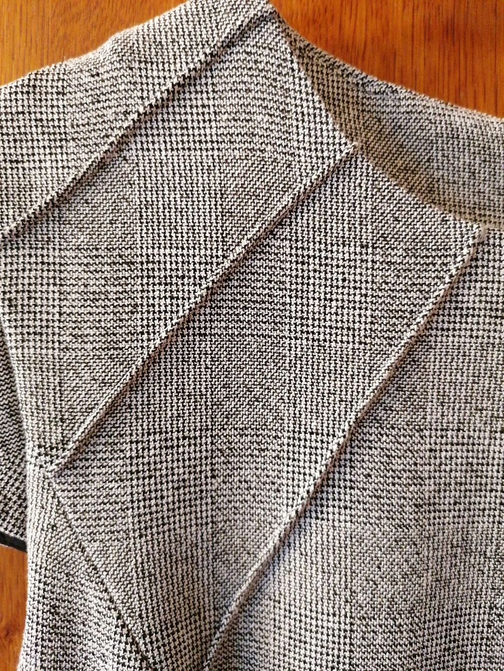 Vestiti: Kleid ,tailliert,36 – Usato da Solothurn venduto da Shanty.20 5