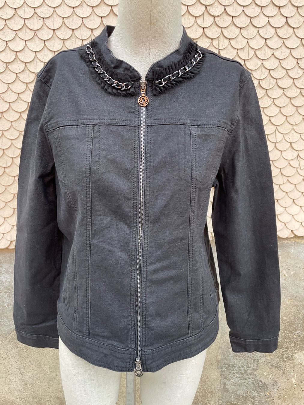 Jacken: Exquisite Übergangsjacke mit Strass Gr. 44 – Gebraucht aus Frasnacht von GracyStore