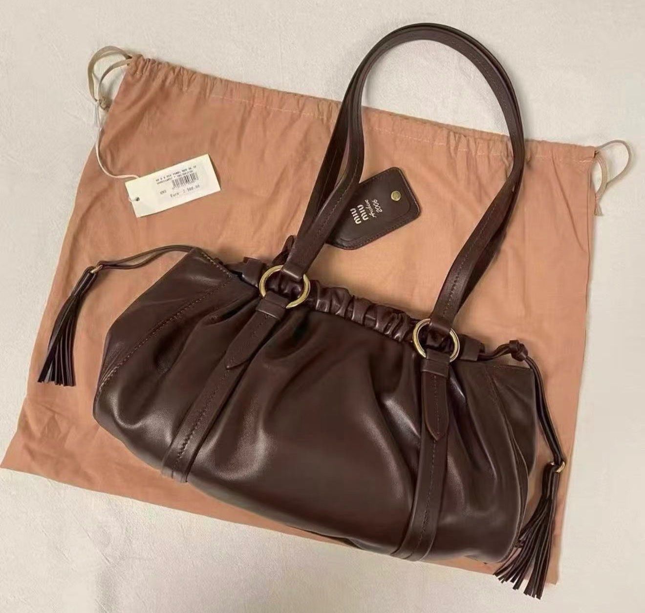 Miu Miu Sacs femmes: Sac Miu Miu – Neuf (Voir description) à Neuchâtel par xiao_bei 1