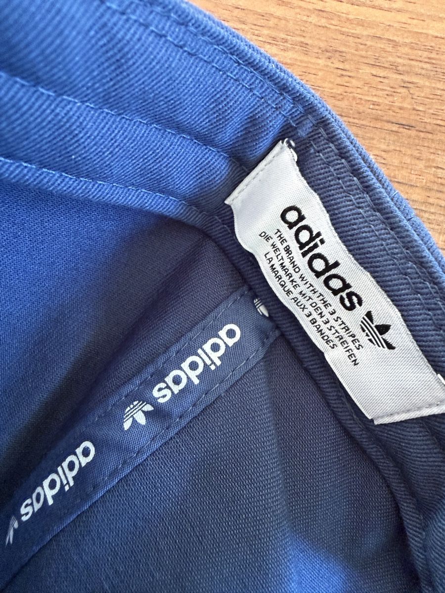 Adidas Copricapi, berretti & cappellini: Coole Adidas Cap in Dunkelblau – Usato da Mollis venduto da Hepburn 2