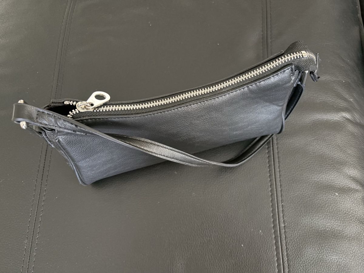 Pull&Bear Taschen für Damen: Schwarze Handtasche Pull&Bear gutem Zustand – Gebraucht aus Beromünster von msklef 2