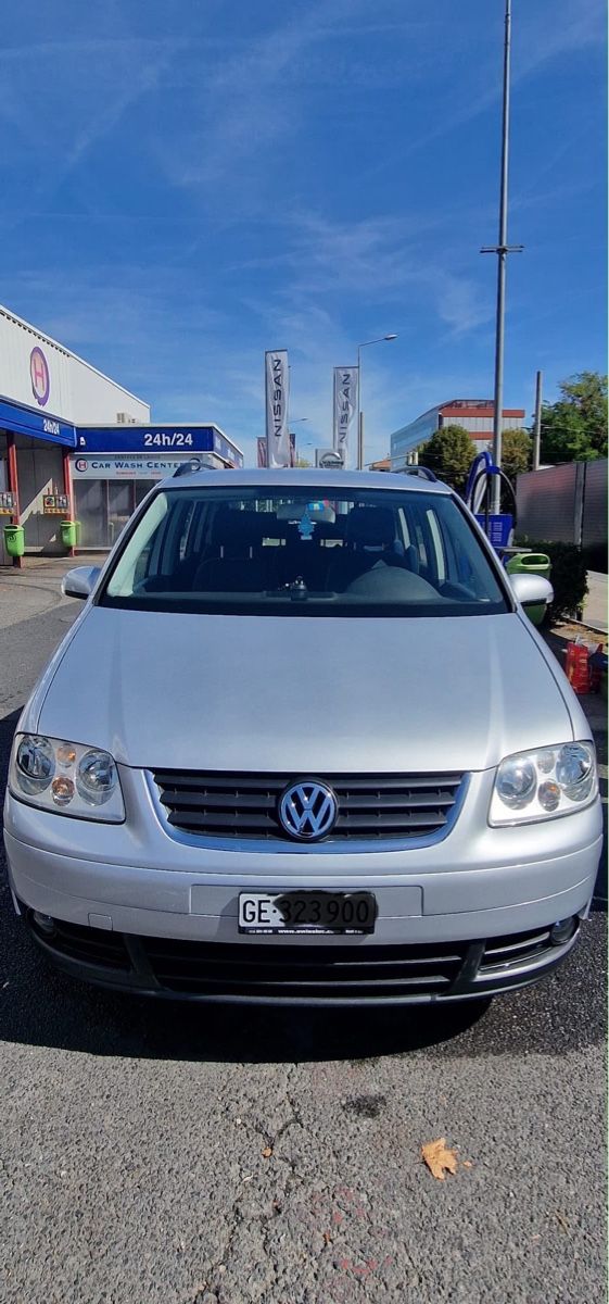 VW Autos: Touran 2004 – D'occasion à Genève par wwo_mx7t 2