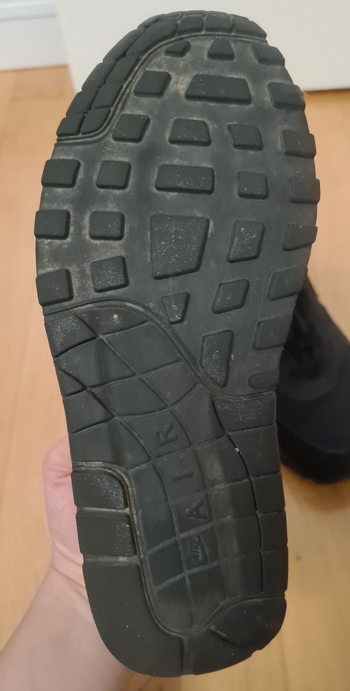 Nike Chaussures femmes: Nike Air Turnschuhe – D'occasion à Glattpark(Opfikon) par ejo_m8fr 2