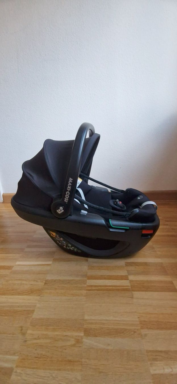 Maxi-Cosi Seggiolini per auto: Babyschale Maxi Cosi CORAL 360. Grosse Hilfe für Mama! – Usato da Basel venduto da Bernosina 1