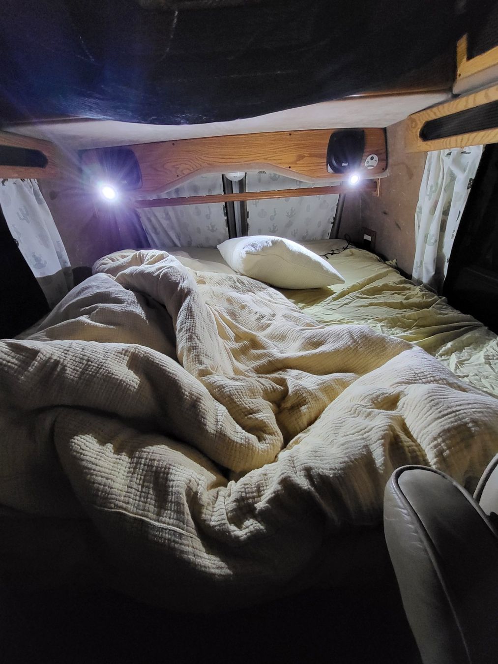 GMC Veicoli da campeggio: GMC Vandura Camper, Cobra – Usato da Basel venduto da Psydi 8