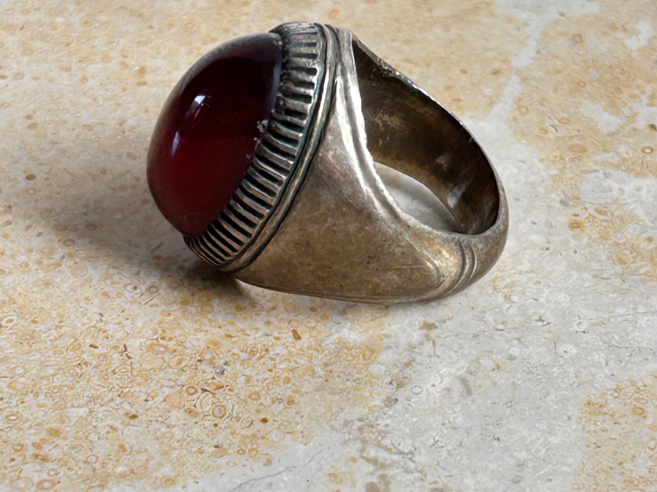 Anelli: Weinroter Pompöser Ring (59) – Usato da Laufen venduto da Bellebellezza 8