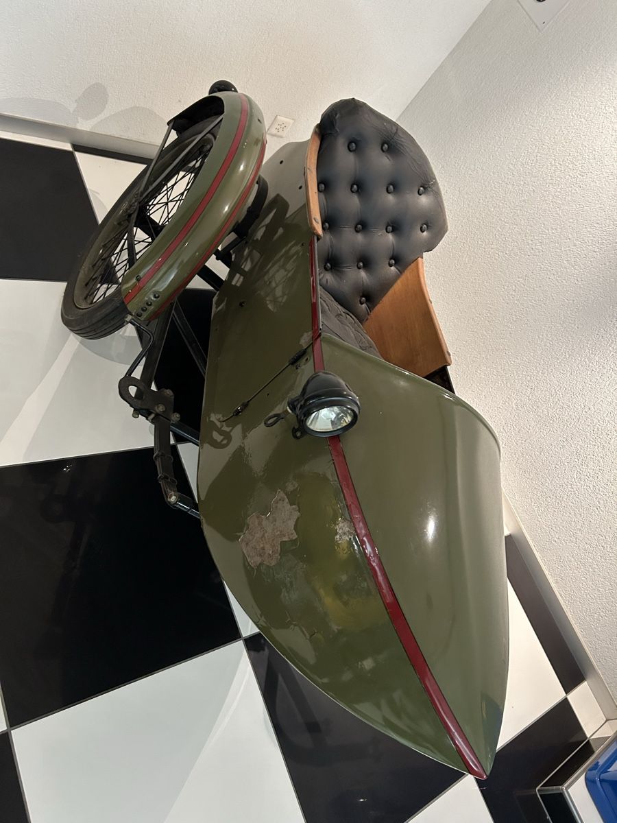 Seitenwagen: Seitenwagen Harley Davidson – Defekt aus Rorbas von Phimaro