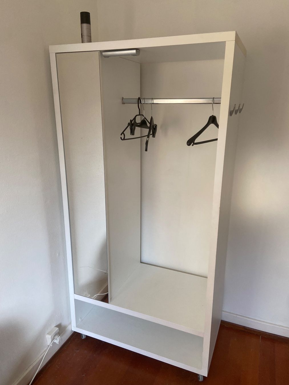 Armadi: kleiderschrank/ spiegelschrank – Usato da Meilen venduto da rowland534