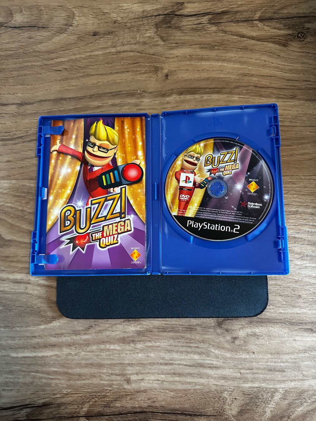 Giochi: Buzz! The Mega Quiz - PS2 Spiel komplett – Usato da Sulz AG venduto da DealWerk 2