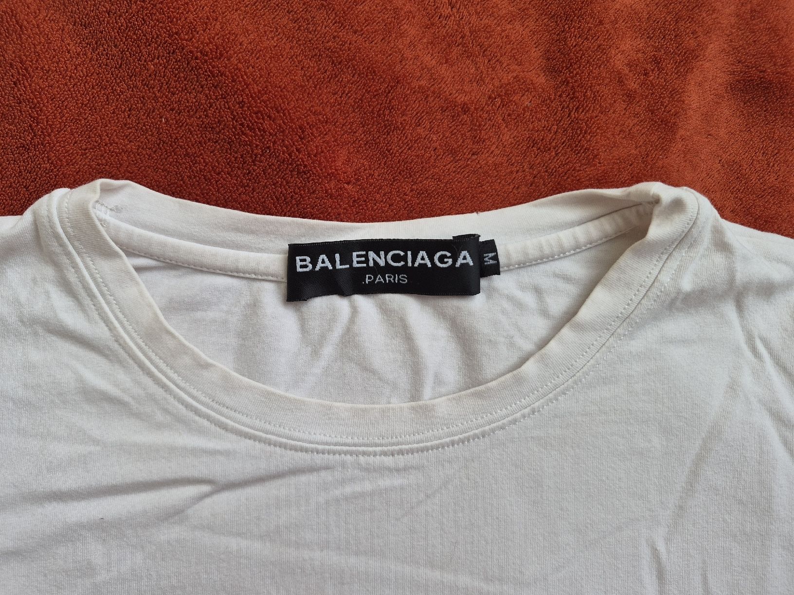 Balenciaga T-shirt: T-shirt Balenciaga BB Laurel logo – Usato da Collonges venduto da cam_72xf 1