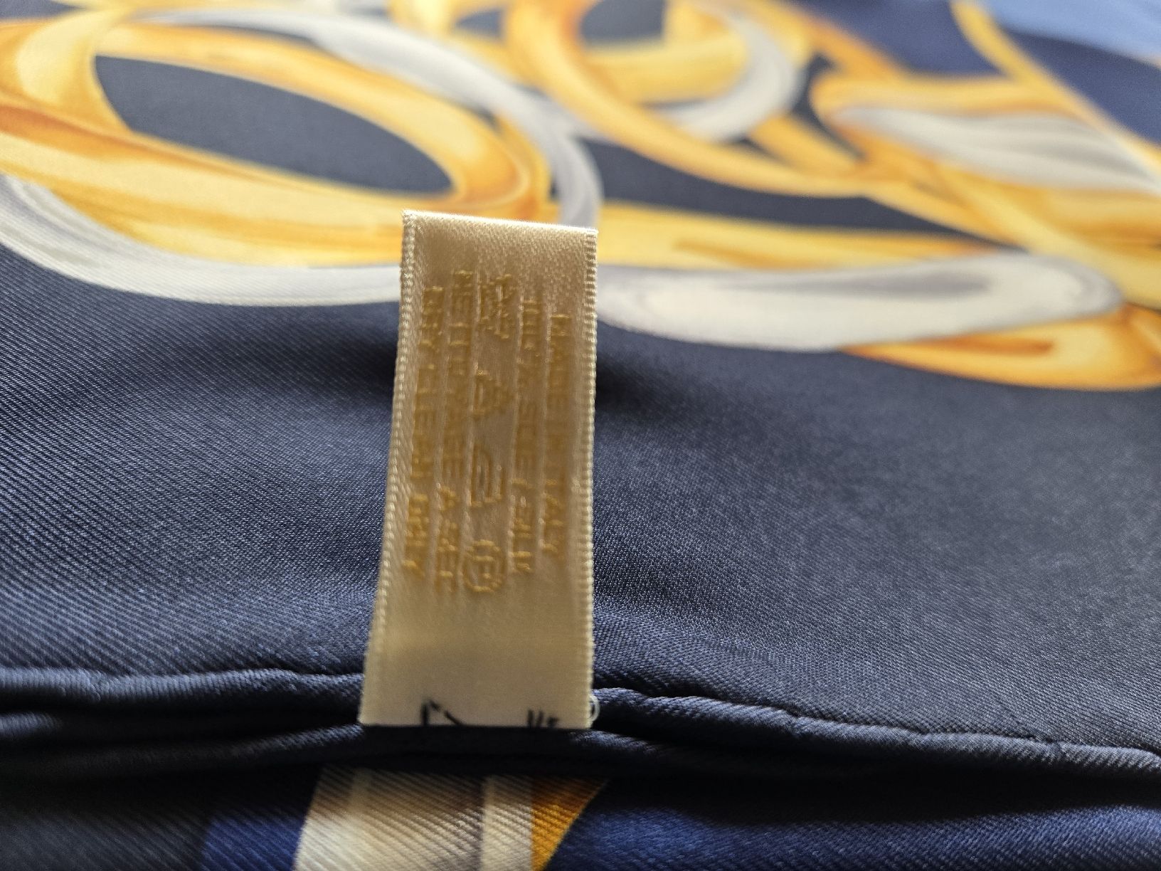 Cartier Foulard & Sciarpe: foulard Cartier – Nuovo e nell'imballaggio originale da Montet (Broye) venduto da CandiceD 4