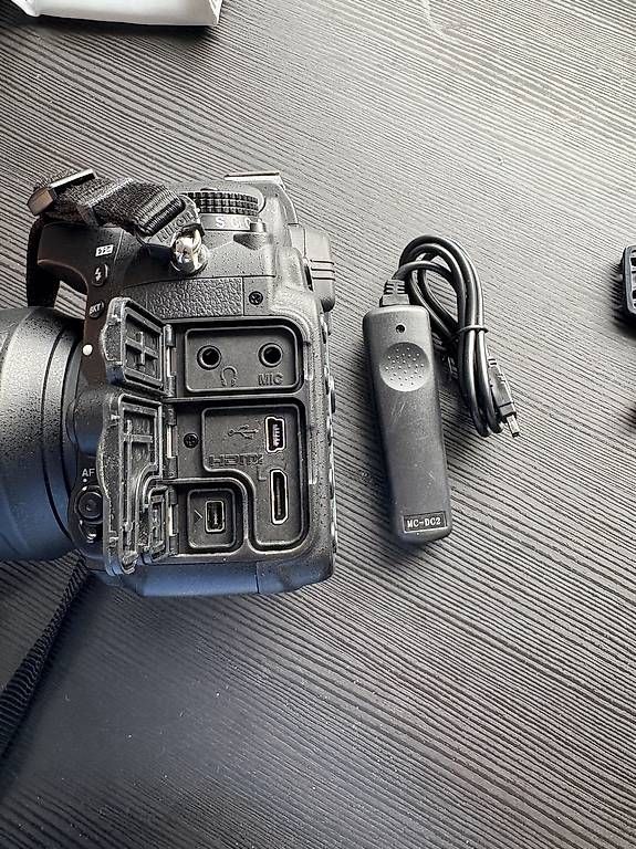 Nikon Appareil photo: SCHNAEPPCHEN: Nikon D610 mit 2 Objektiven – D'occasion à Wittenbach par mal_ll8g 4