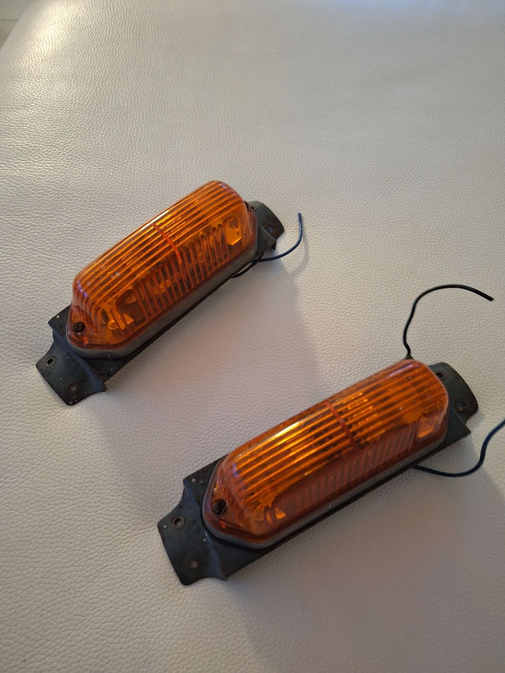 Accessori per altri veicoli: Blinker orange für Oldtimer 2 Stk. gebraucht – Usato da Ettingen venduto da Platzhirsch63