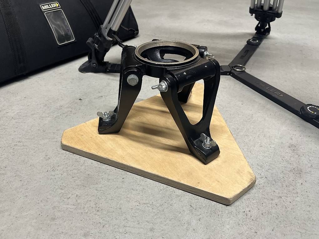 Videocamere: Miller Cinx 3 (bis 19kg) Cine Stativsystem – Usato da Zürich venduto da Steve_Zissou 3