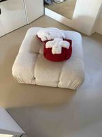 Pouf carré beige rembourré état acceptable