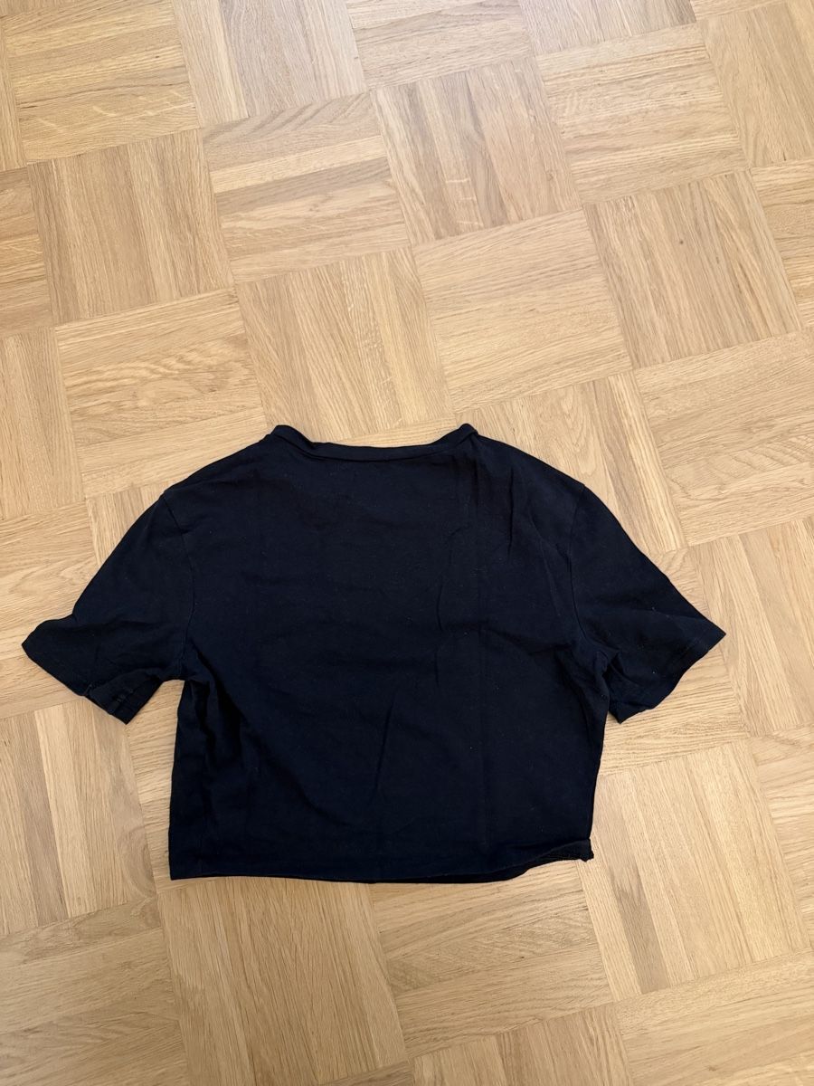 Tezenis Tops: Tezenis Cropped Top Schwarz Grösse S – Neu (gemäss Beschreibung) aus Bern von al.essia 2