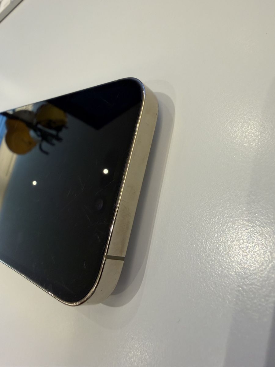 Apple Handys / Smartphones: iPhone 14 Pro Gold mit Schaden / 256Gb – Gebraucht aus Arbon von Herbfo 3