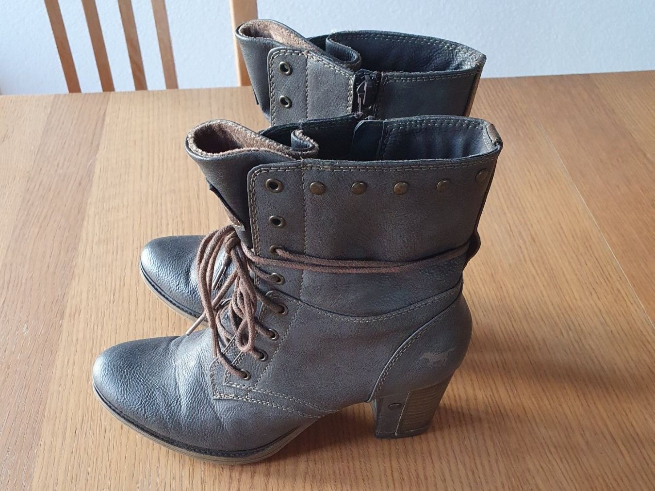 Mustang Scarpe da donna: Leder-Stiefeletten Mustang, 38 – Usato da Andelfingen venduto da nicoletta11