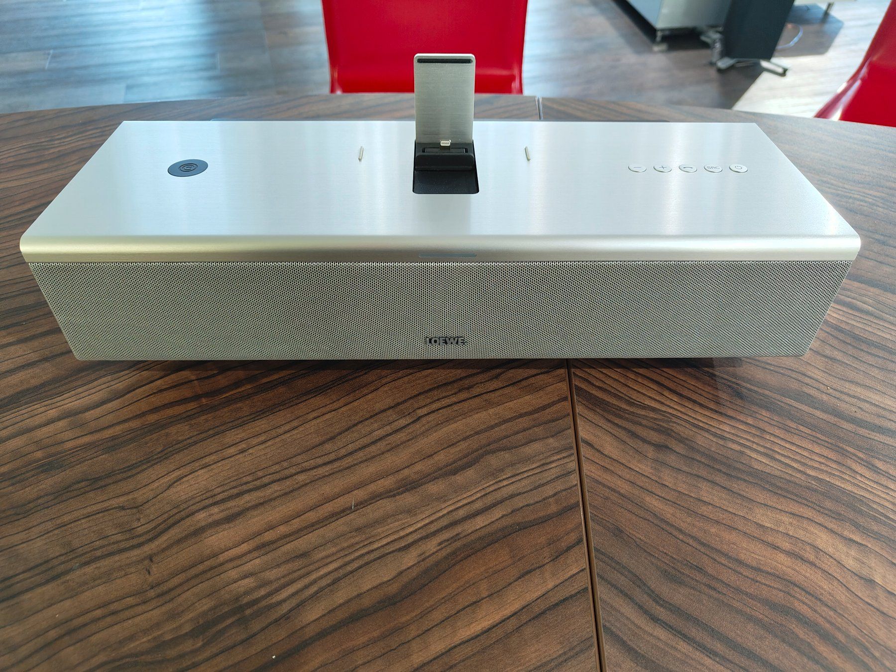 Loewe Lettore multimediale & Streamer: Loewe Soundport Compact Silber – Nuovo (secondo la descrizione) da Appenzell venduto da 1xRichtig