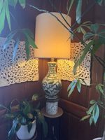 Tischlampe Keramik bemalt florales Muster mit Lampenschirm