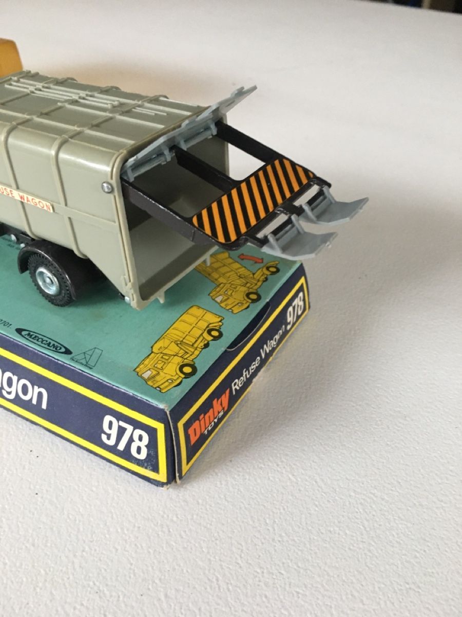 Dinky Toys Modellini d'auto: Dinky Bedford Mülllastwagen – Usato da Grellingen venduto da Toyhamster 3