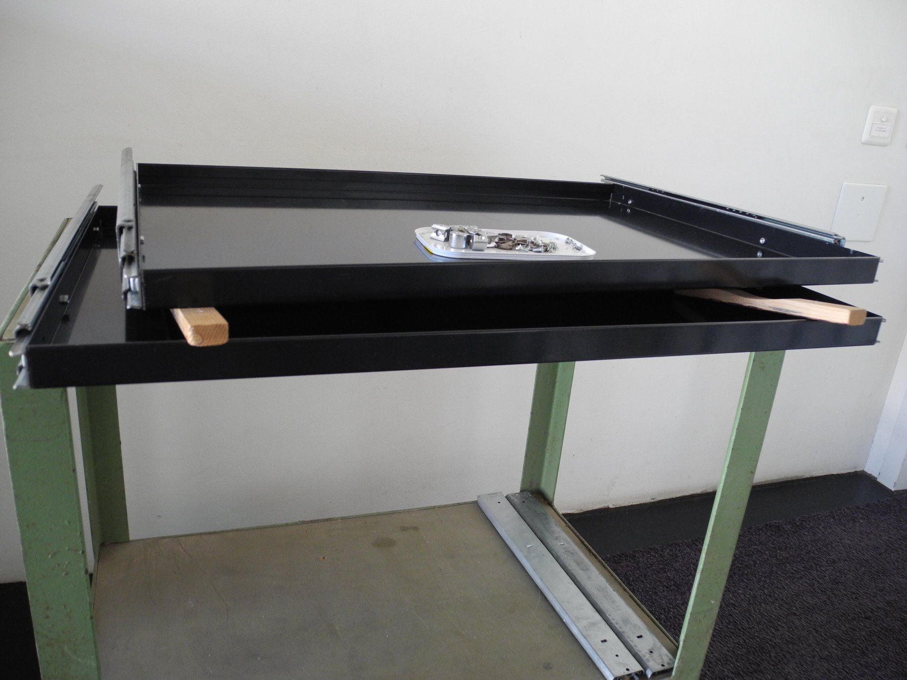 Scaffali: USM Auszug 75 x 50 cm – Usato da Worb venduto da kebe01 5