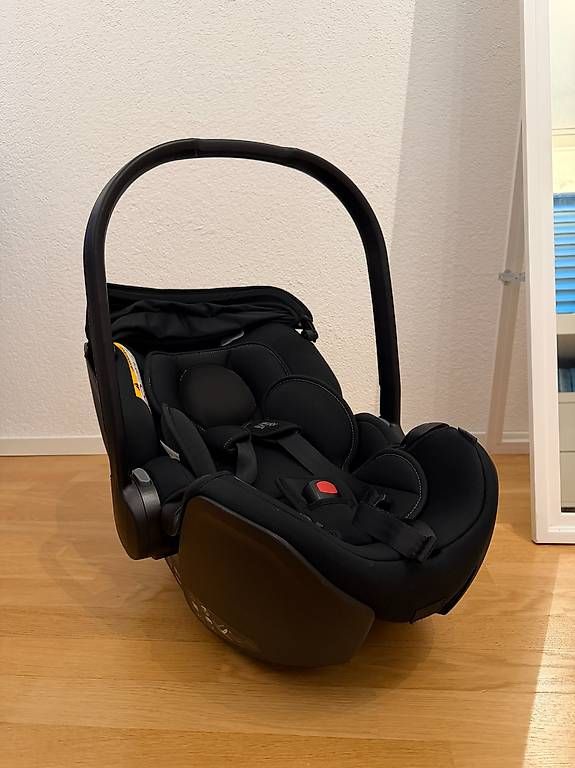 Seggiolini per auto: Britax Römer Baby-Safe Pro Babyschale - Unfallfrei – Usato da St. Gallen venduto da verkaufensg 1
