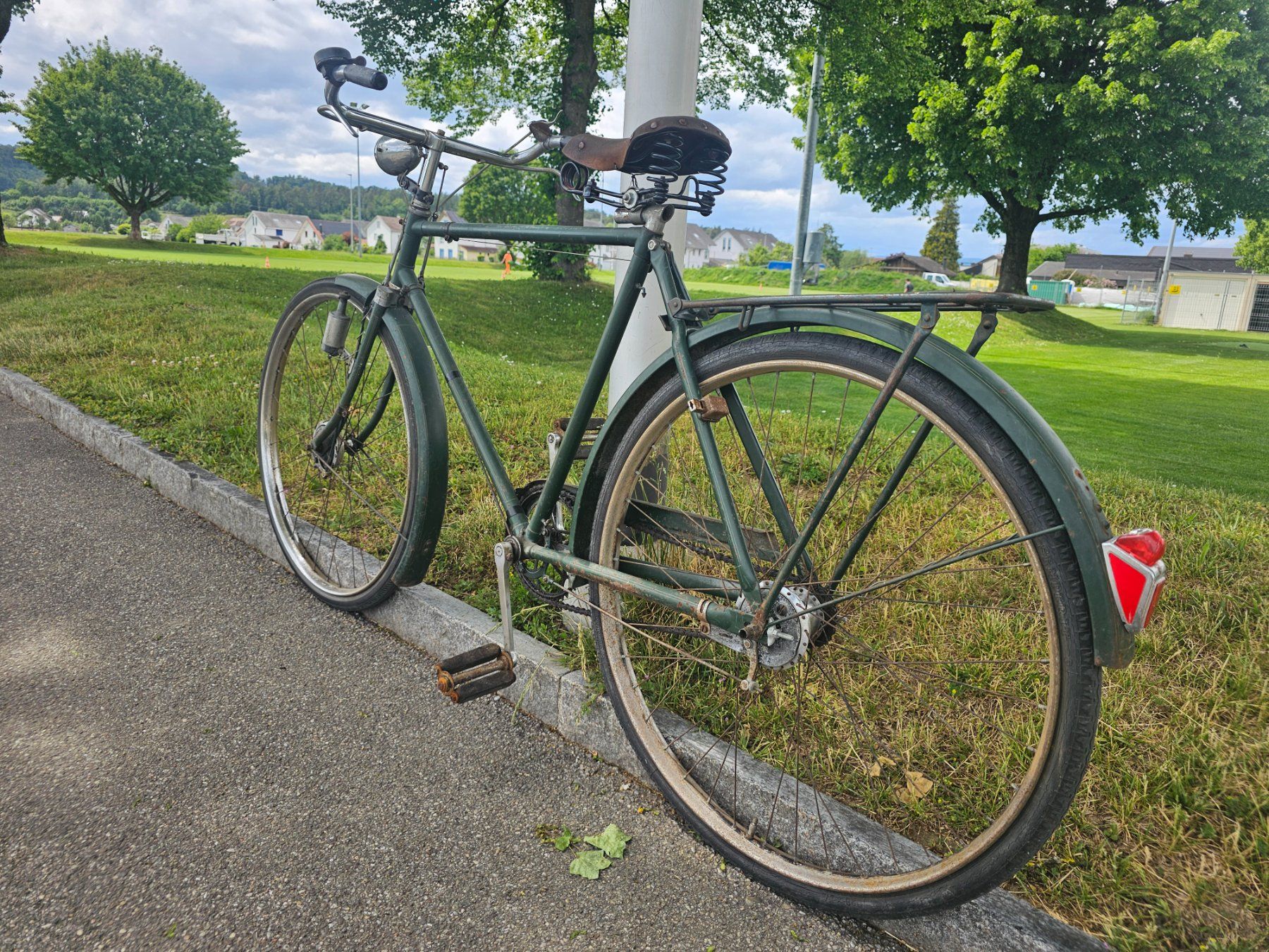 Biciclette: vintage city velo – Usato da kleindöttingen venduto da Jimi-Hendrix