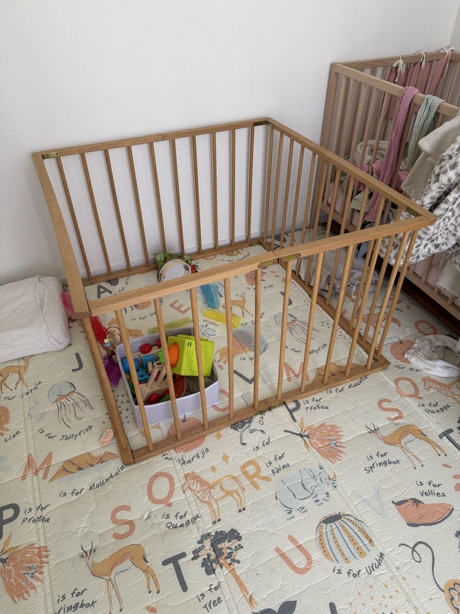 Parcs & barrières de sécurité: Parc en bois massif pour bébé  – D'occasion à Crissier par kar_9kkj