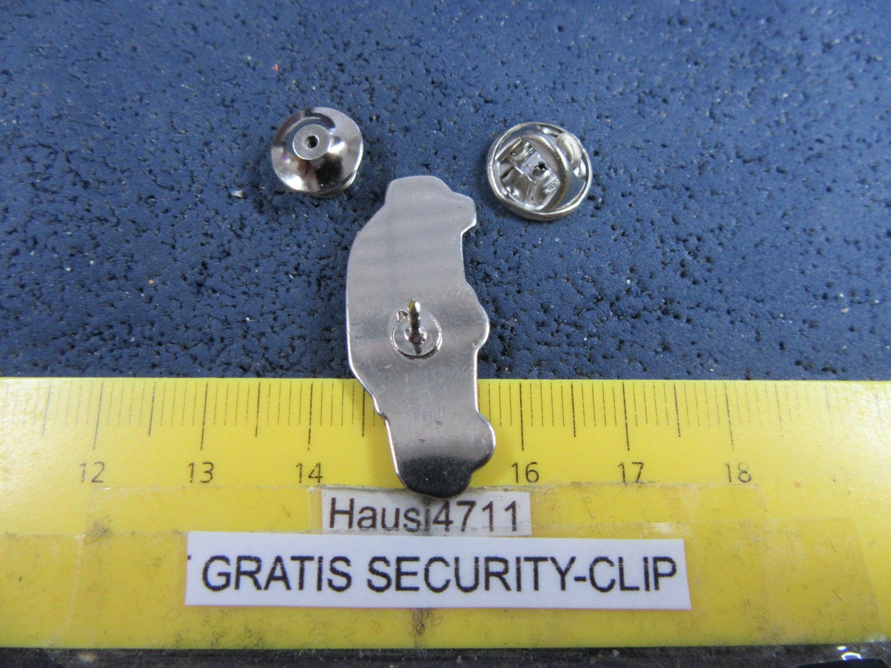 Audi Placchette & Badge: AUDI A4 QUATRO AUTO PIN GLASIERT mit SECURITY-CLIP – Usato da Ettingen venduto da Hausi4711 2