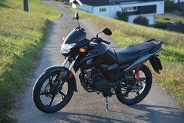 Honda CB125F Jg.2021 mit erst 7600km ab Service