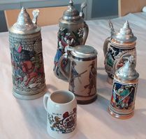 6 Relief Bierkrüge mit Zinndeckel und Spruch