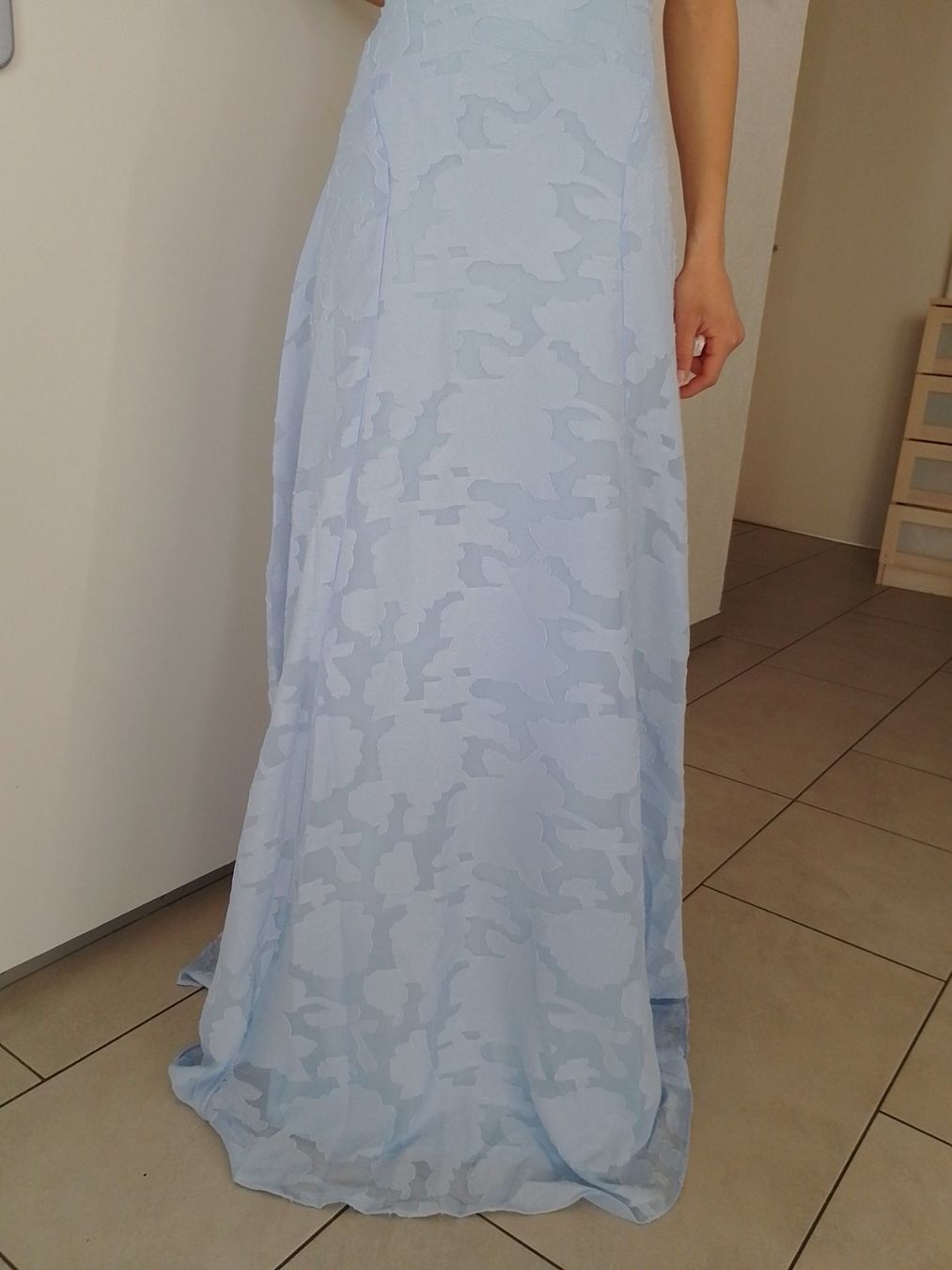 Kleider: Festkleid – Neu (gemäss Beschreibung) aus Riniken von donbrig