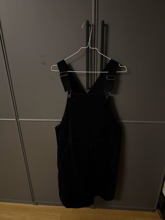 Latzkleid Cord schwarz verstellbare Träger, kaum getragen