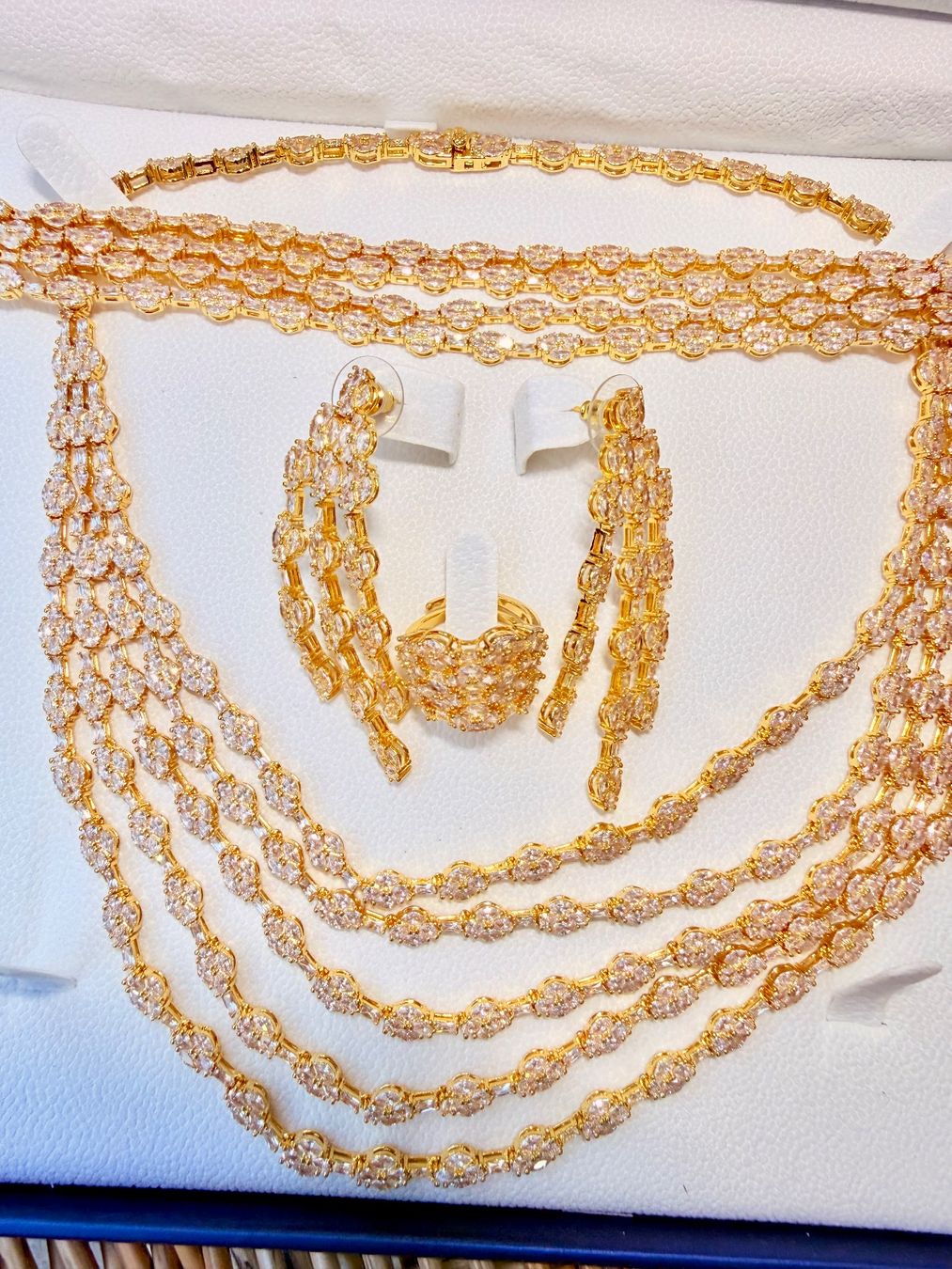 Altri gioielli: Parure Impératrice – Nuovo e nell'imballaggio originale da St-Maurice venduto da Sandrinette123 2