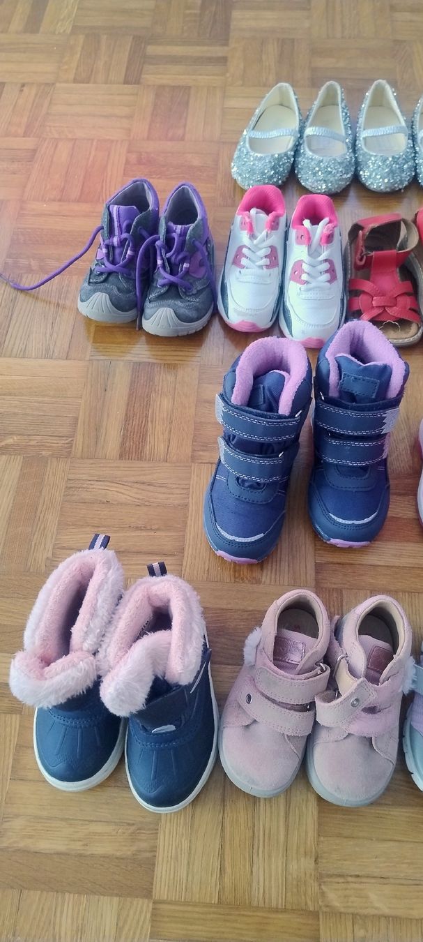 Scarpe per ragazze: Mädchen Kinderschuhe - Stiefel - Sandalen – Usato da Uster venduto da Silvasantoz 3