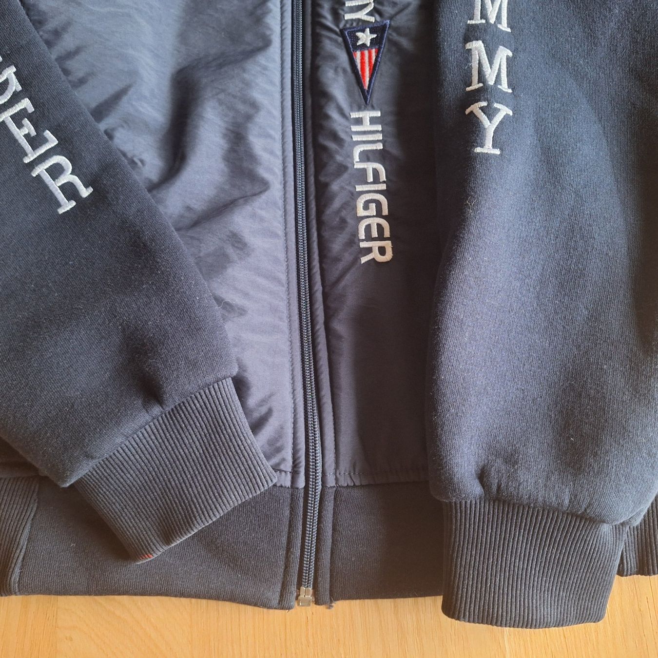 Tommy Hilfiger Giacche: Tommy Hilfiger Jacke Gr. 146 – Usato da Hettenschwil venduto da Schneuggi2 1