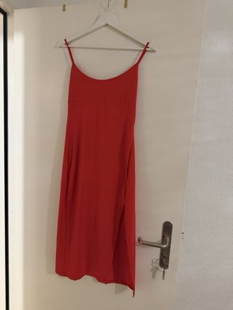 Rotes Sommerkleid, Grösse S, perfekt für den Sommer!