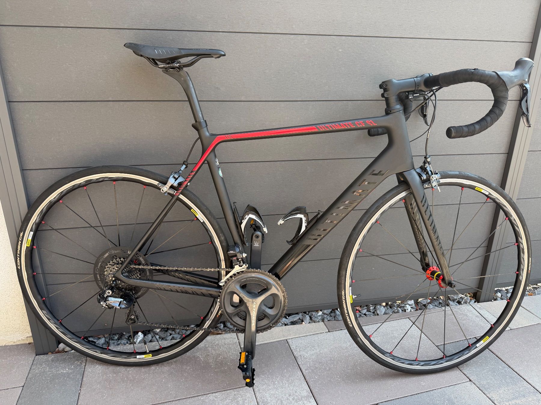 Canyon Velos: Canyon Ultimate CF SL F10 – Gebraucht aus Volketswil von W-Town