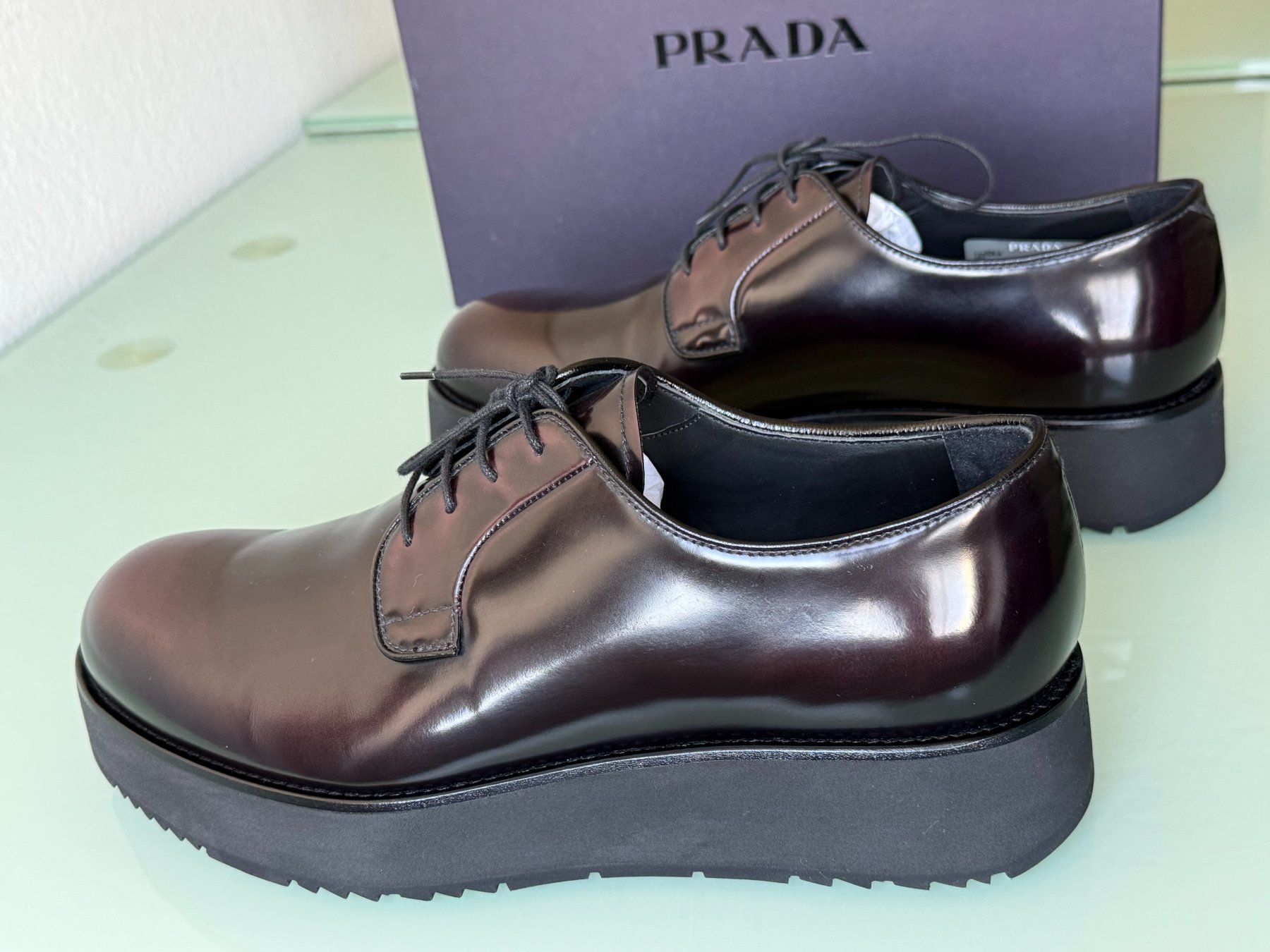 Prada Herrenschuhe: PRADA Heel Logo Brushed Derby Cordovan Leder Schuhe 43 NEU – Neu (gemäss Beschreibung) aus Kreuzlingen von kruezbiz 9