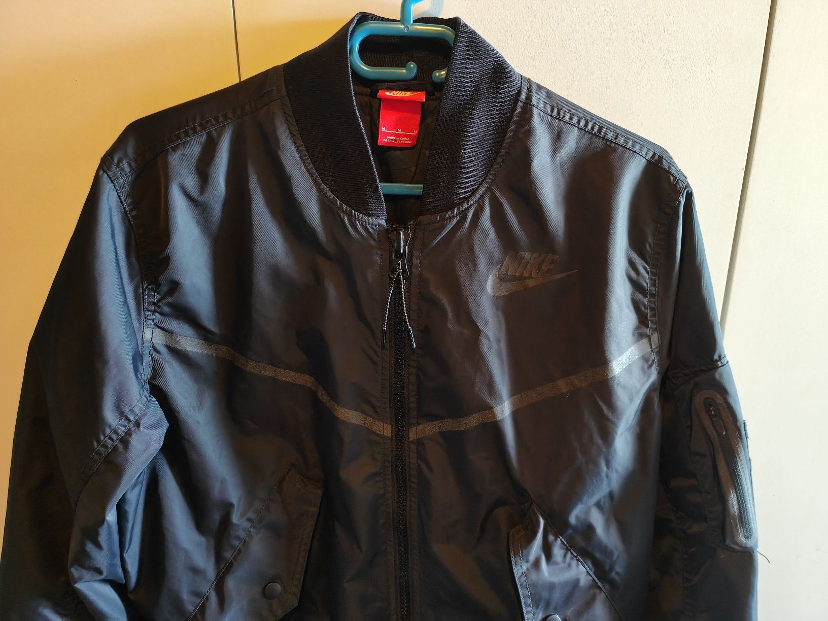 Nike Jacken: Nike RU Bomber Jacket M schwarz reflektierend 709092-010 – Gebraucht aus Rothrist von SiddharthaMoon 2