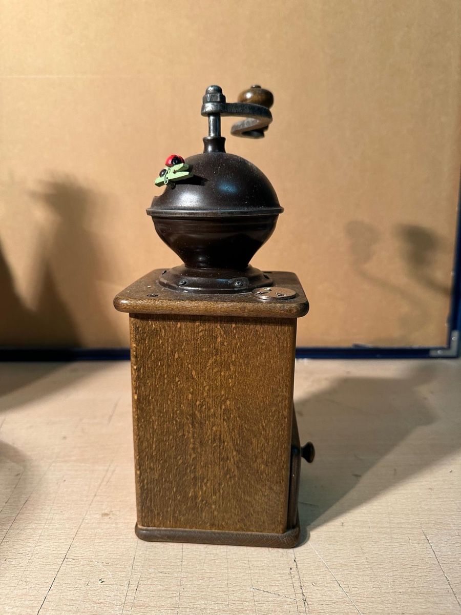 Elettrodomestici da cucina: Vintage Wooden Coffee Grinder - Rustic Kitchen Decor – Usato da Lausanne venduto da vas_cdb2 3