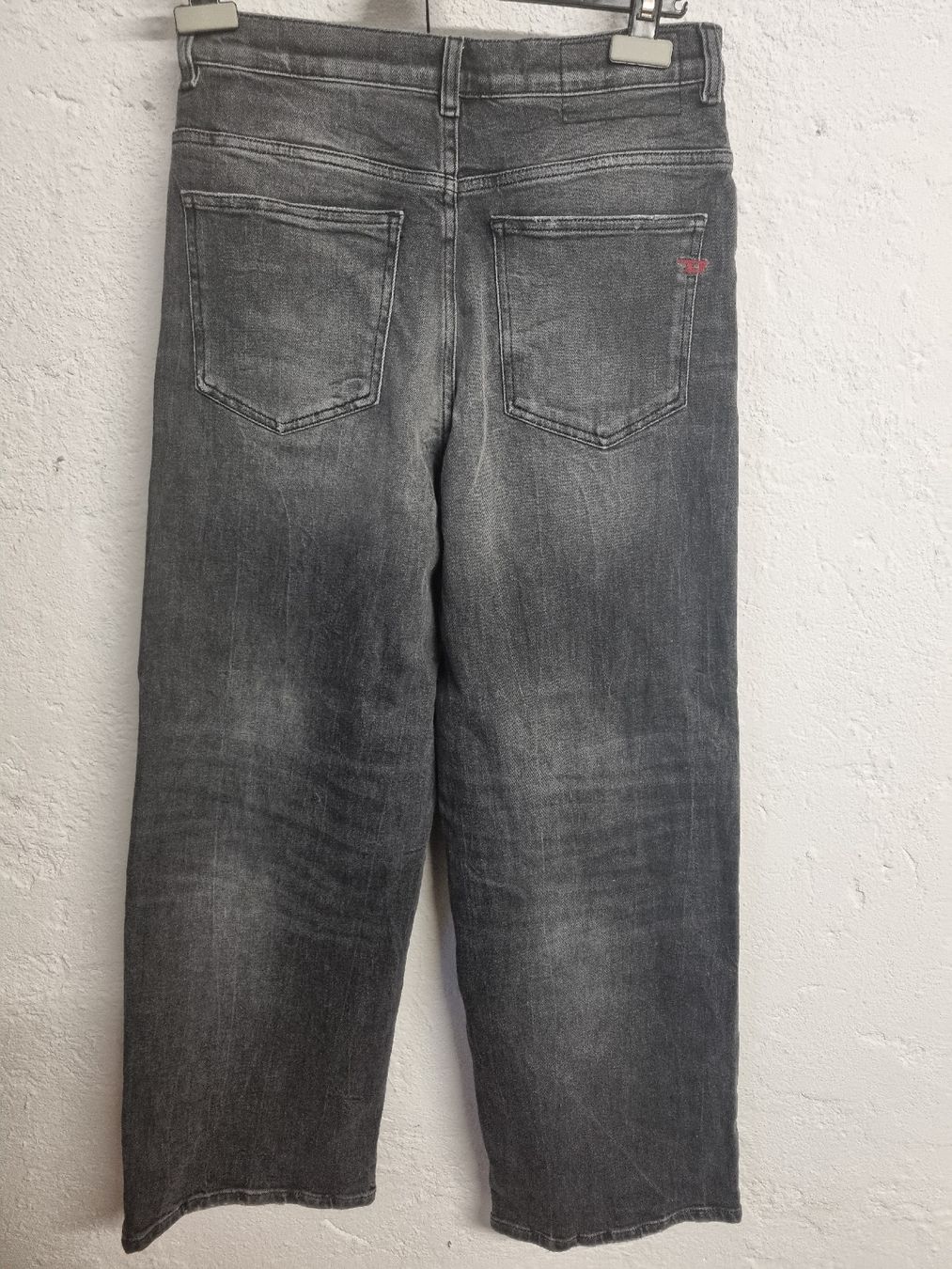 Diesel Jeans: Diesel Jeans grau W28 /L32 – Gebraucht aus Thalwil von Briscolina 1
