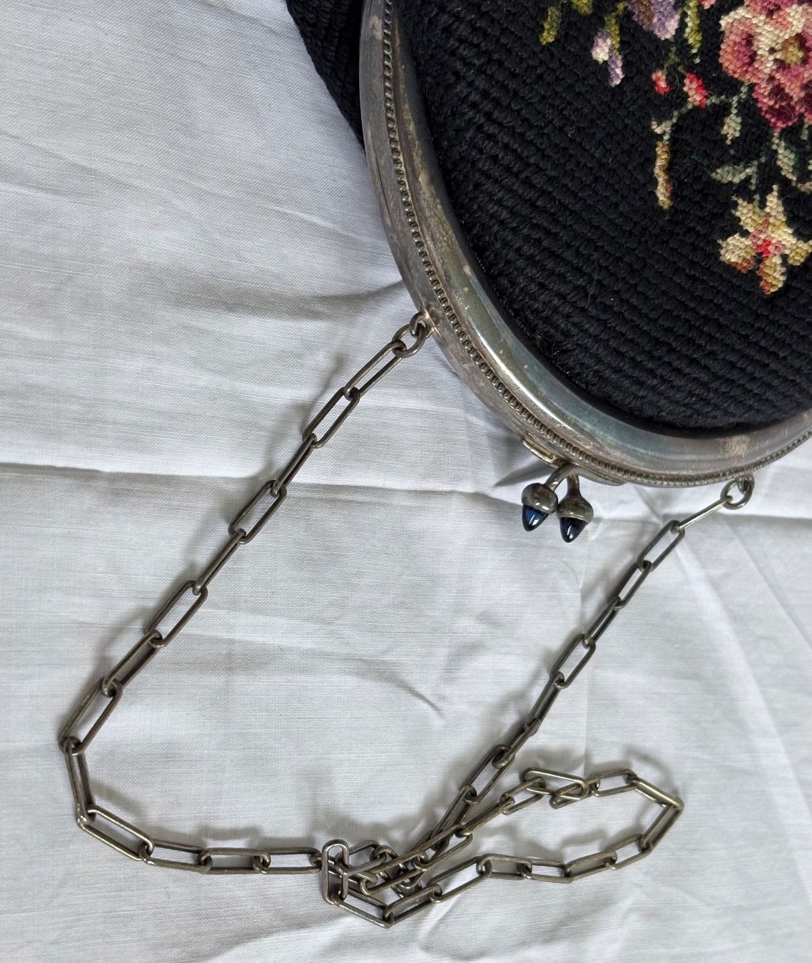 Borse da donna: Antike Gobelin-Handtasche mit Blumenmotiv – Usato da Oberrieden venduto da pet_n2c2 2
