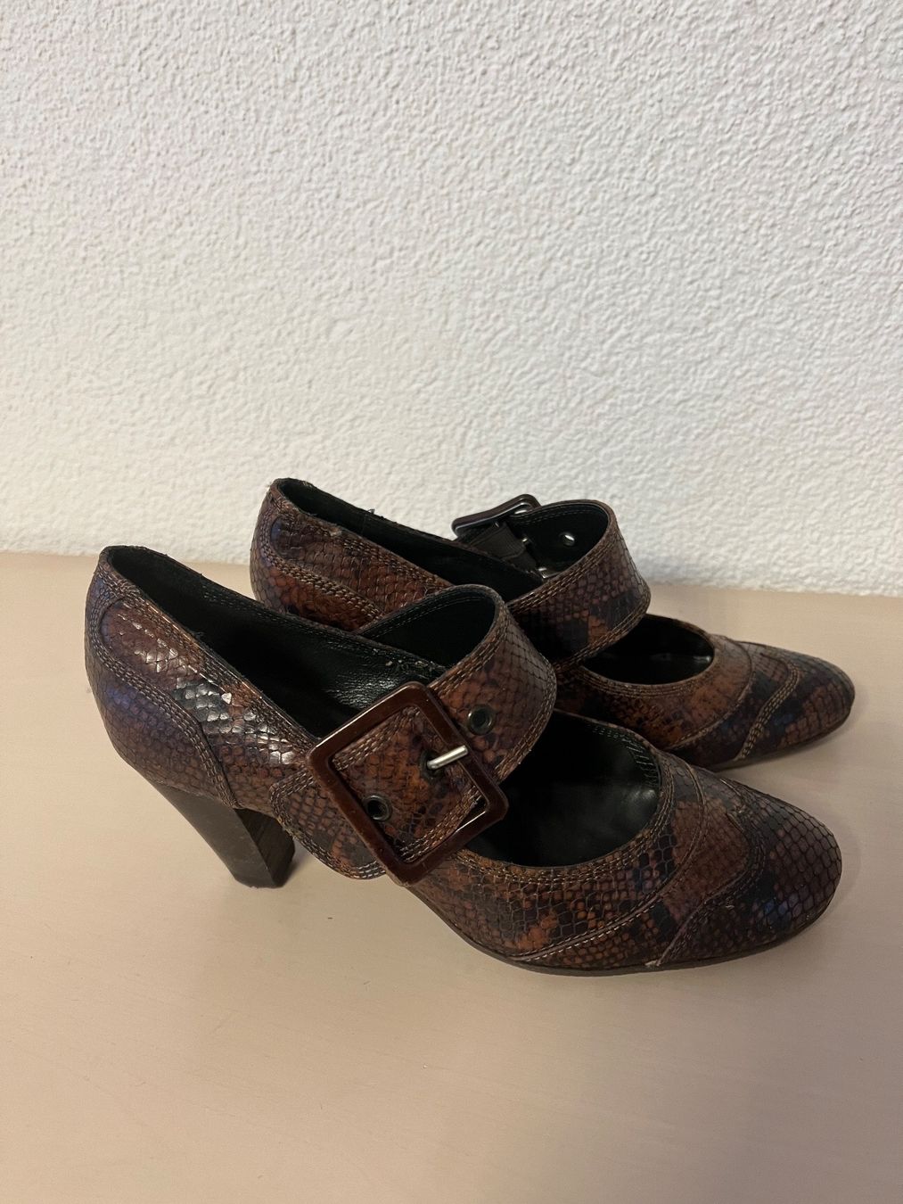 Walder Scarpe da donna: Damenpumps mit Riemchen von Walder gr. 38 – Usato da Luzern venduto da suhamadlun 3